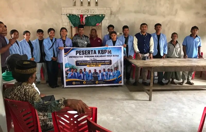 MAHASISWA KBPM UNTRIB TIBA DI DESA BANA