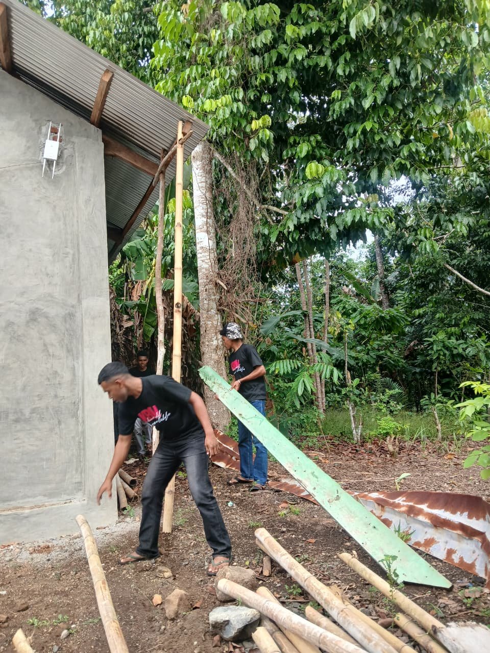 Bakti Sosial Mahasiswa KBPM Desa Kopidil