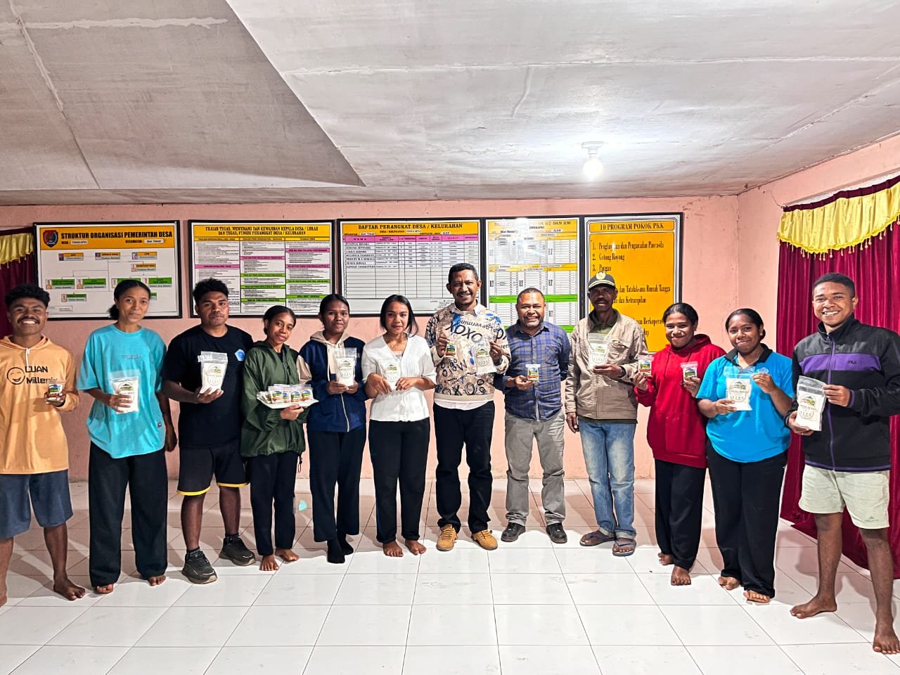 DPL dan Tim Monev Kunjungi Tanglapui, Mahasiswa Kembangkan Jipang dan Tepung Beras dari Beras Lokal