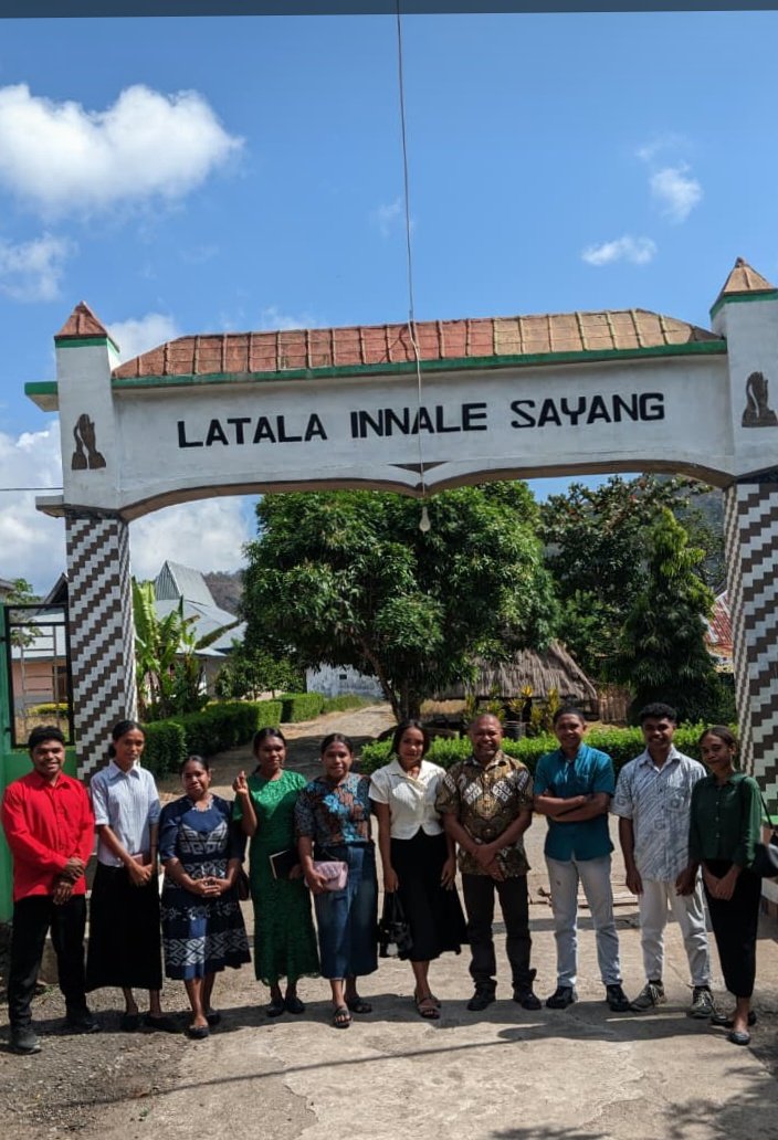 VG Untrib Kalabahi Melayani Pujian dalam Kebaktian Minggu di Jemaat GMIT Laharoi Tanglapui